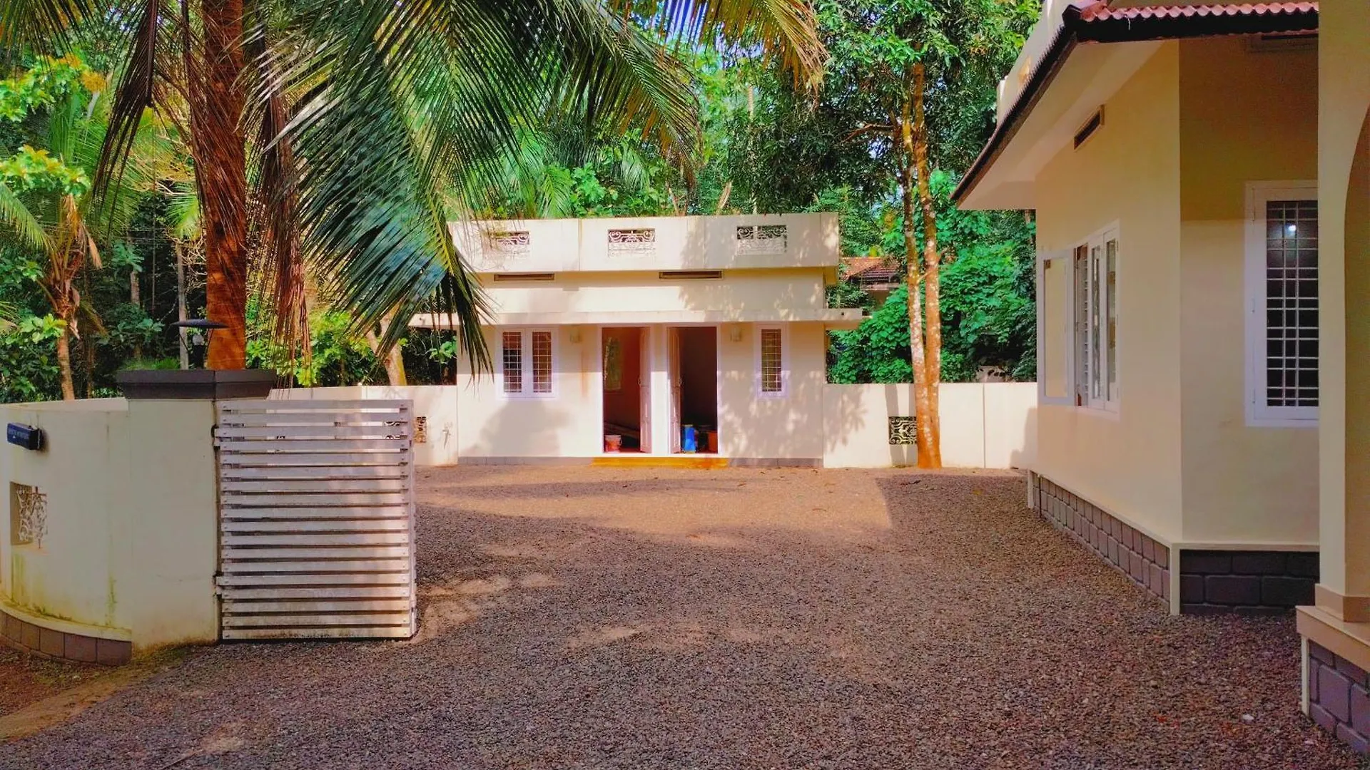 Joedale Hoilady Home Pullappalli 0*,